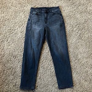 American Eagle size 6 regular black stretch mom jean
